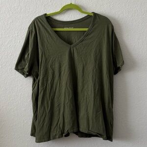Ava & Viv Olive Green Women's V-Neck T-Shirt